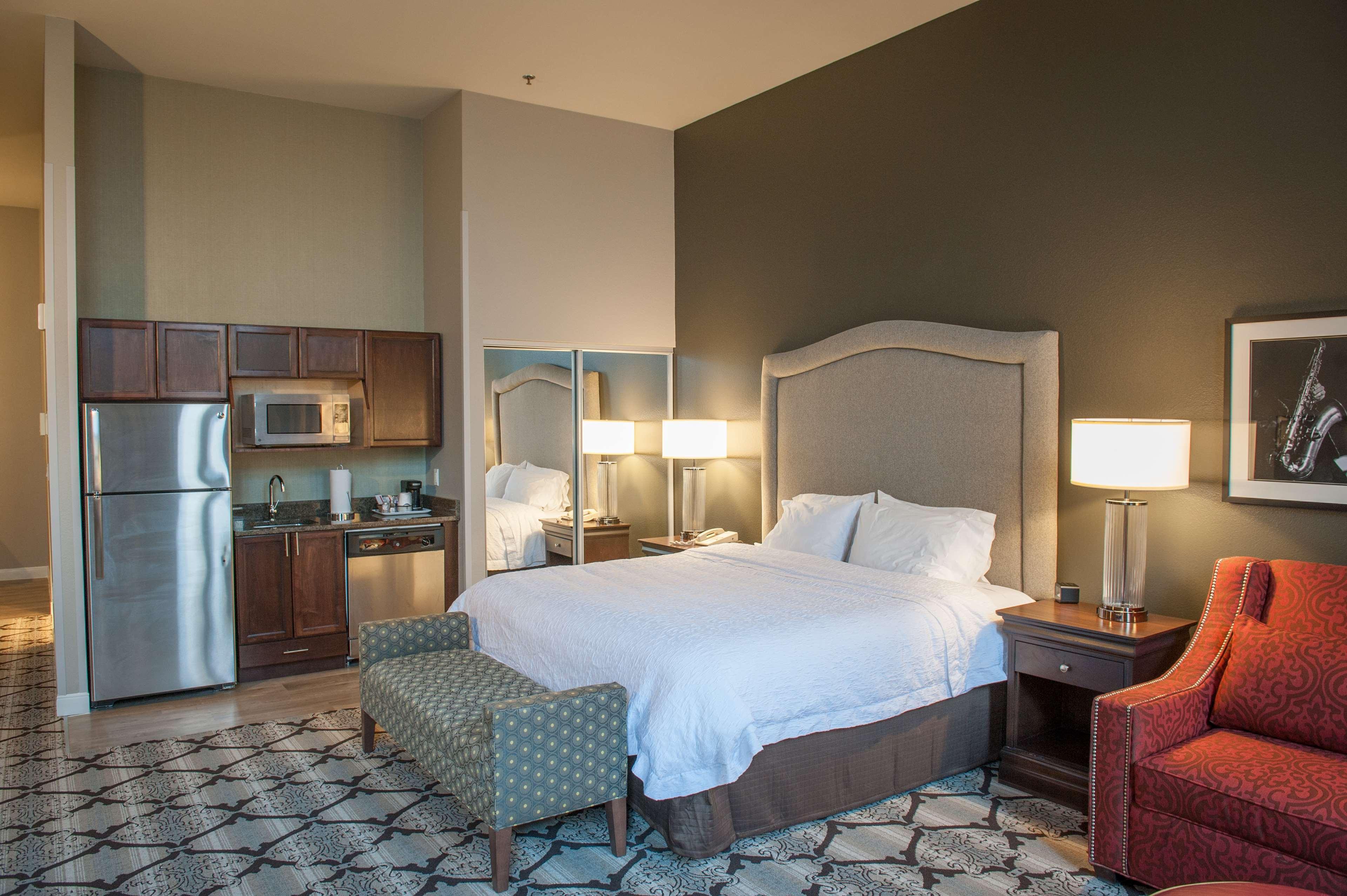 Hotel Hampton And Convention Center 3*